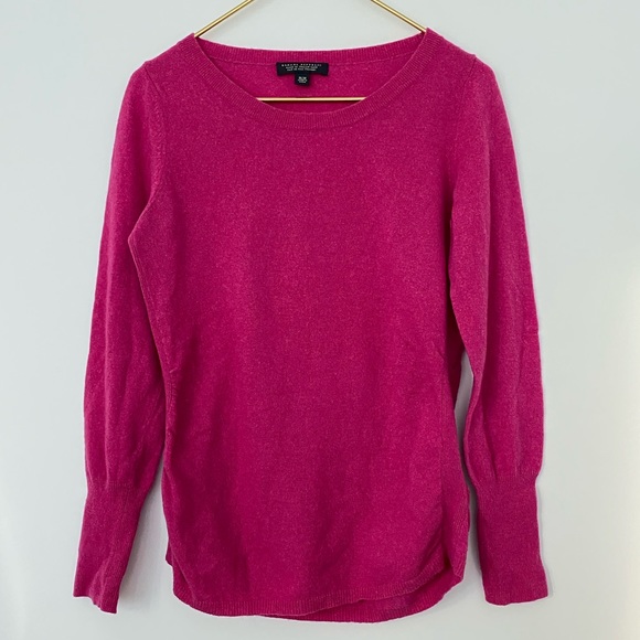 Banana Republic Sweaters - Banana Republic Cashmere/Wool Blend Knit Sweater